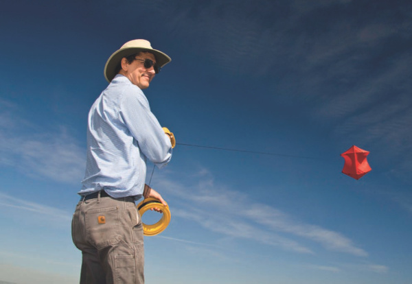 Cris Benton with his Kite Aerial Photography kit. Credit Danny Wilson.